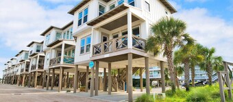 Blue Paradise ~ Outdoor Pool, Beach Access + $400 in FREE Activities Daily ~ Zoo/Parasailing + More