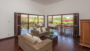 Interior - Villa Blue Lotus – Contemporary Villa Surrounded by Lush Tropical Nature (Jan Thiel)