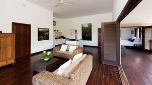 Flat-screen TV - Villa Blue Lotus – Contemporary Villa Surrounded by Lush Tropical Nature (Jan Thiel)