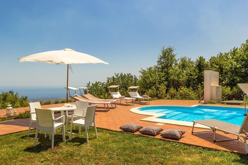 VILLA LE VIGNOBLE - mit Pool und Meerblick