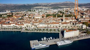 Unclassified image, 5 of 22, button - Modern & cozy apartment in amazing location just opposite to Dioclation's Palace (Split)