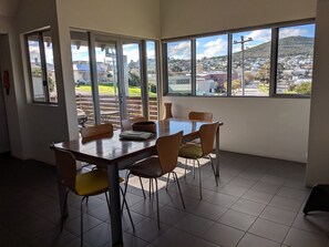 Vancouver - Two Bedroom/Two Bathroom Townhouse | In-room dining