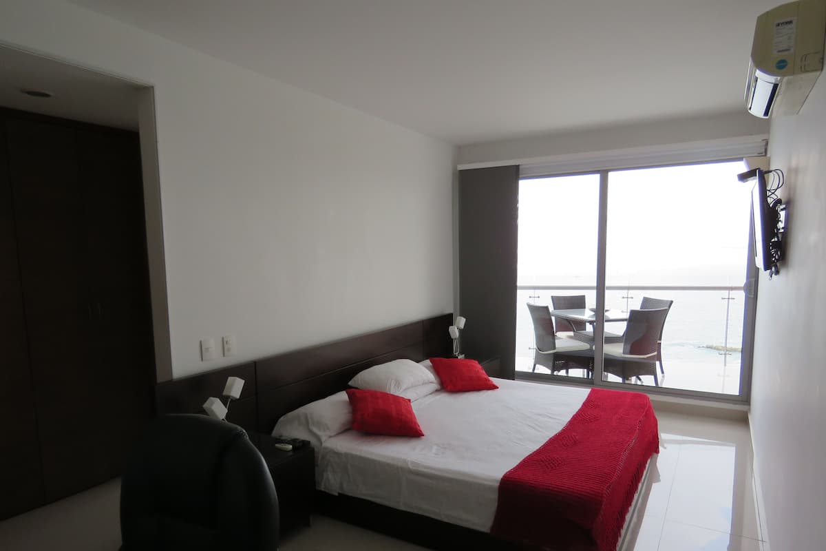 Premium Apartment, 2 Bedrooms, Beachfront