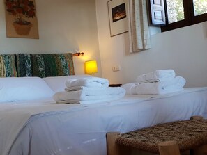 1 غرفة نوم ومكواة/لوح كي وواي فاي مجانًا وملاءات أسرّة