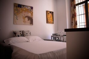 1 camera, ferro/asse da stiro, Wi-Fi gratuito, lenzuola