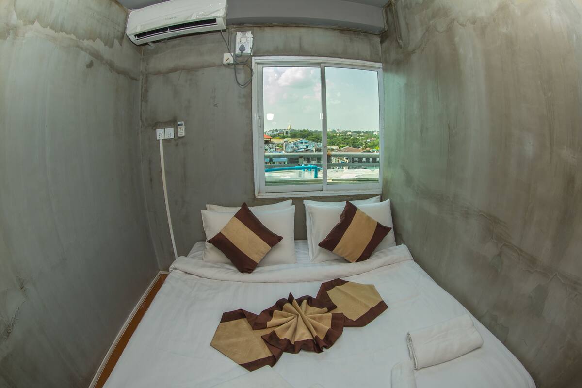 Standard Shared Dormitory, Mixed Dorm (8 Bunk Beds) | Desk, free WiFi