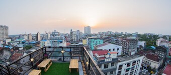 The Lodge Yangon Hostel