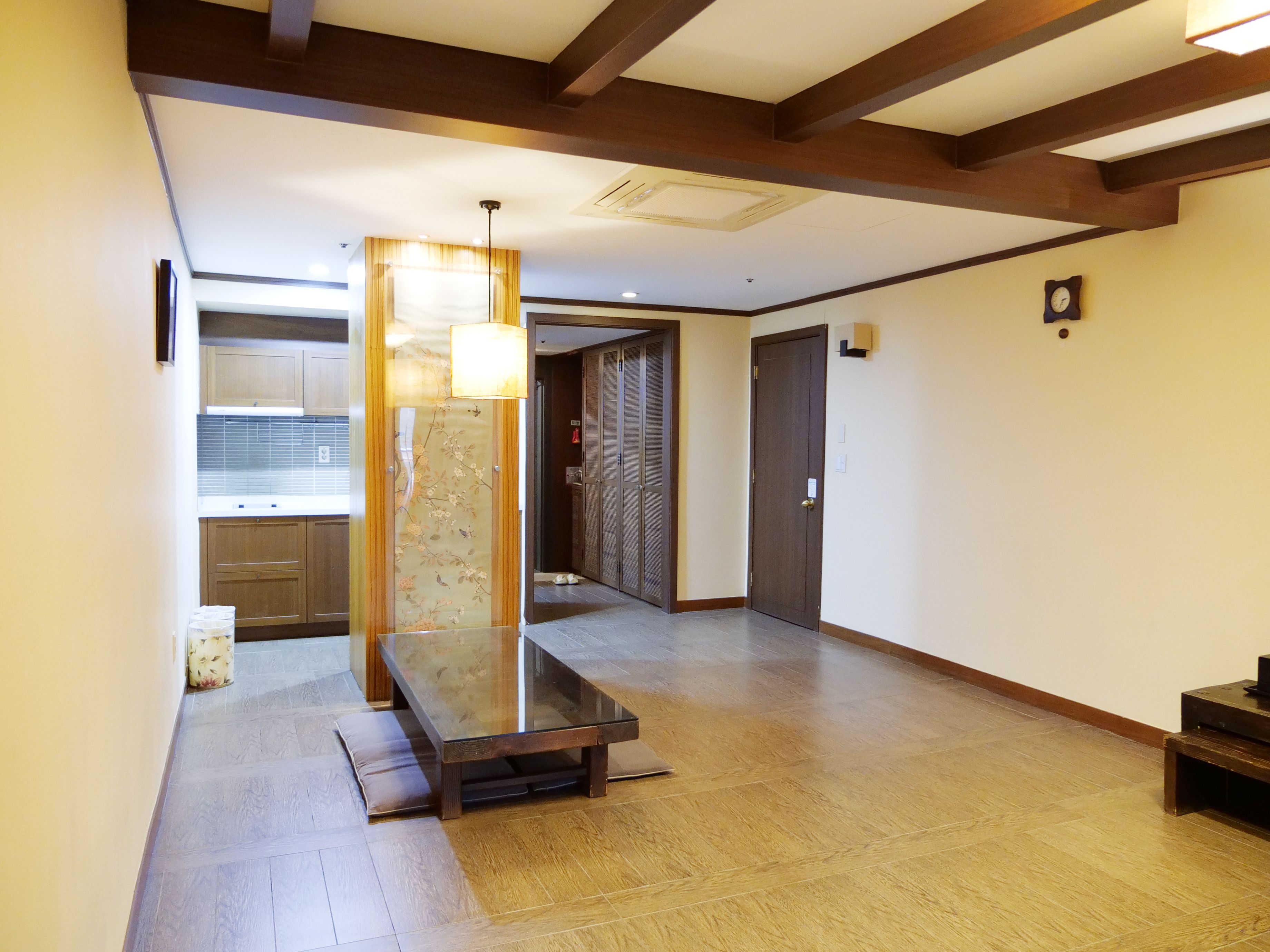 Blackout drapes, free WiFi