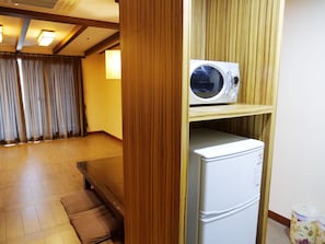 1 bedroom, blackout drapes, free WiFi