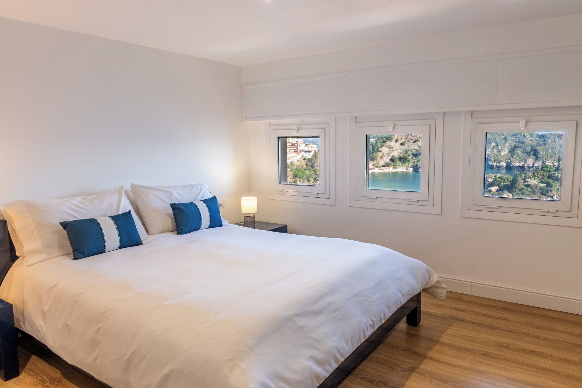 2 bedrooms, desk, soundproofing, iron/ironing board