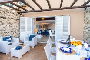 Unclassified image, 4 of 36, button