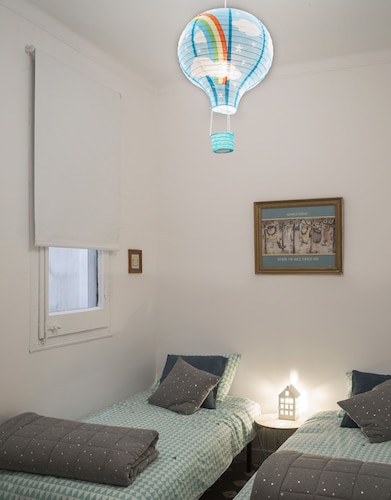 Sagrada Familiaの豪華な眺めを持つ居心地の良いフラット