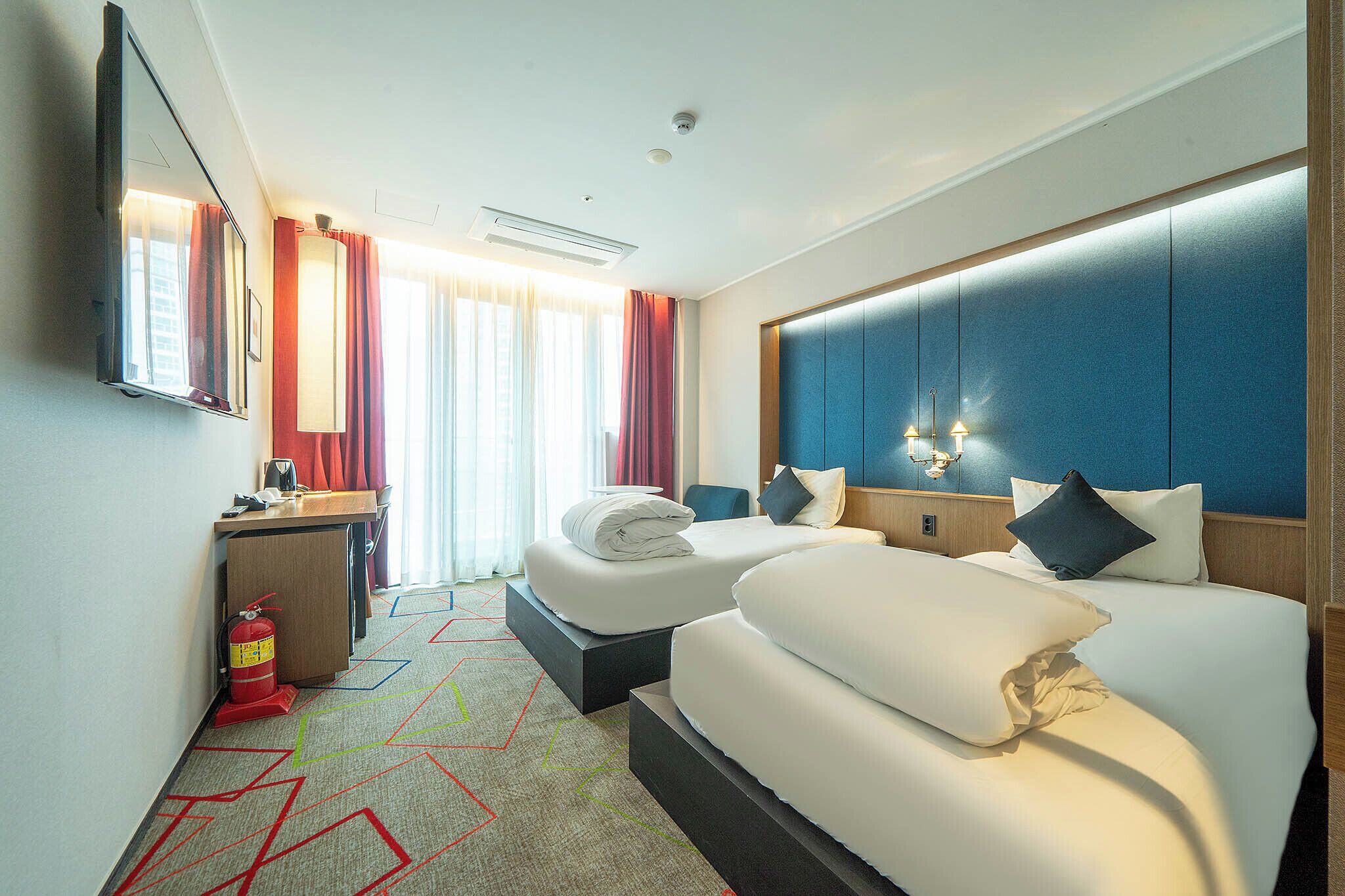 standard twin room | premium bedding, blackout curtains, soundproofing, free wifi