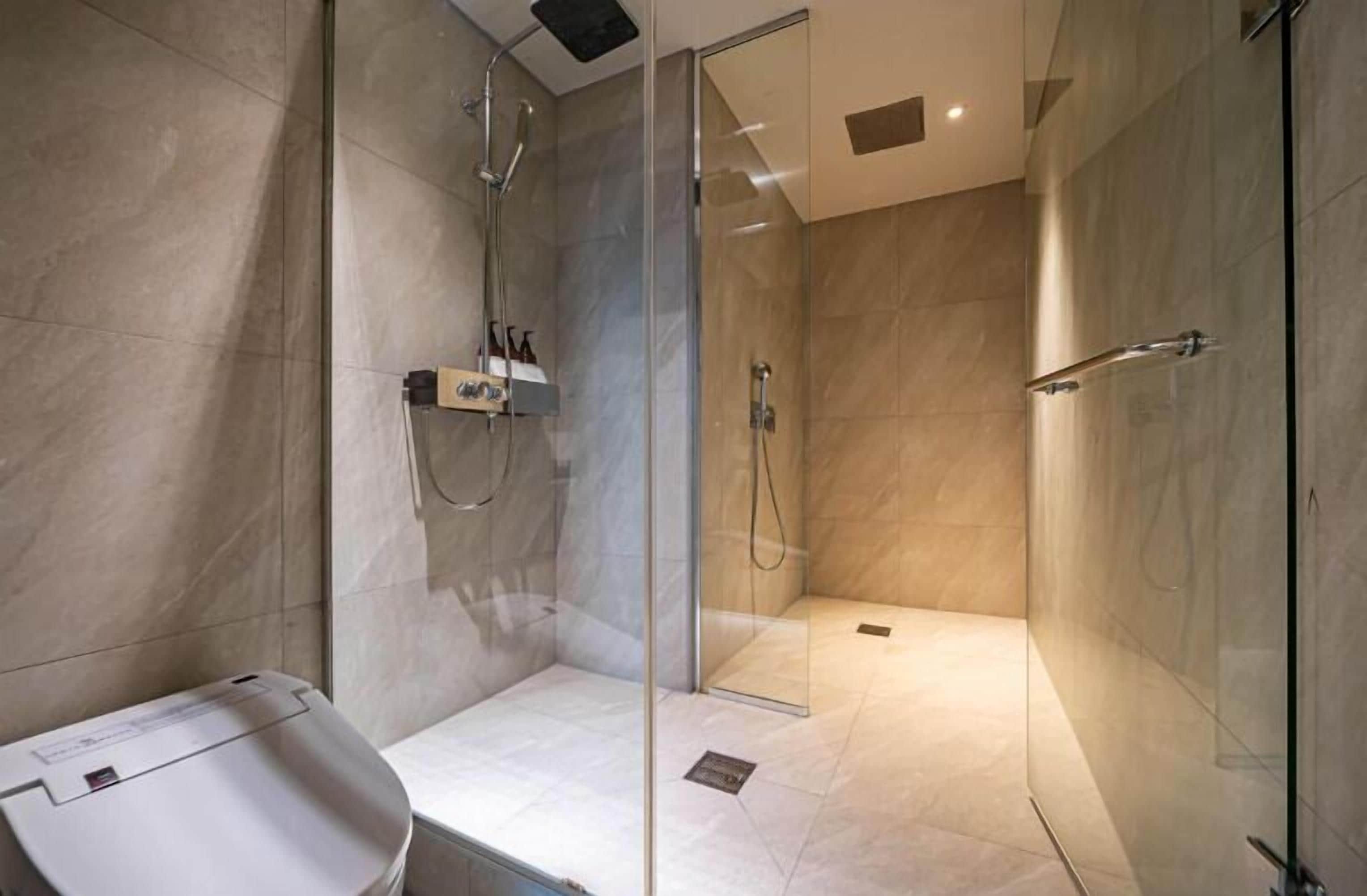 family room (party room) | bathroom | free toiletries, hair dryer, dressing gowns, slippers