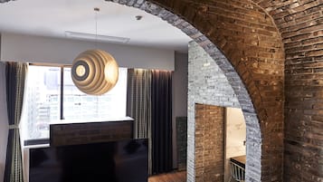家庭客房 (Party Room) | 客廳 | 平面電視、收費電影、加熱地板