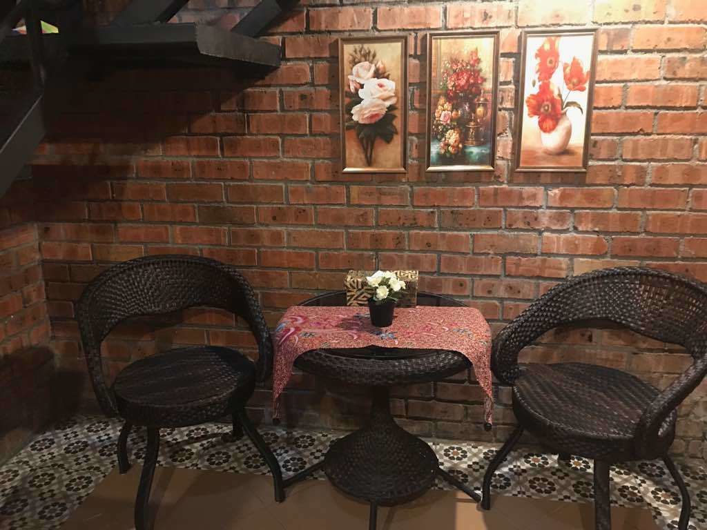 family duplex, shared bathroom | in-room safe, desk, iron/ironing board, rollaway beds