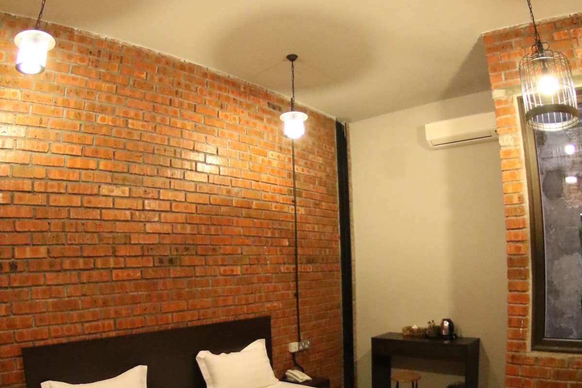 In-room safe, desk, iron/ironing board, rollaway beds
