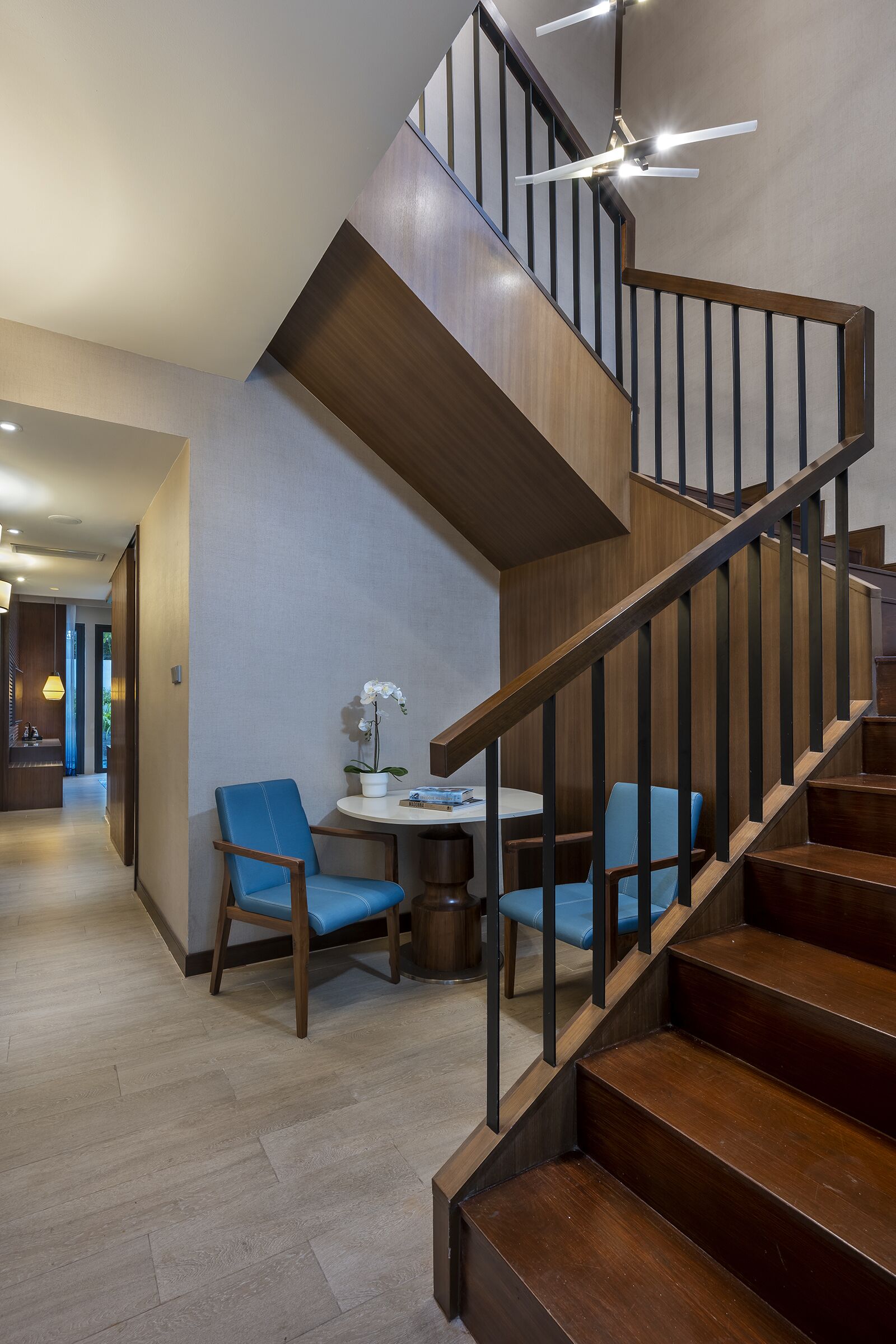 studio suite gold | premium bedding, in-room safe, desk, blackout curtains