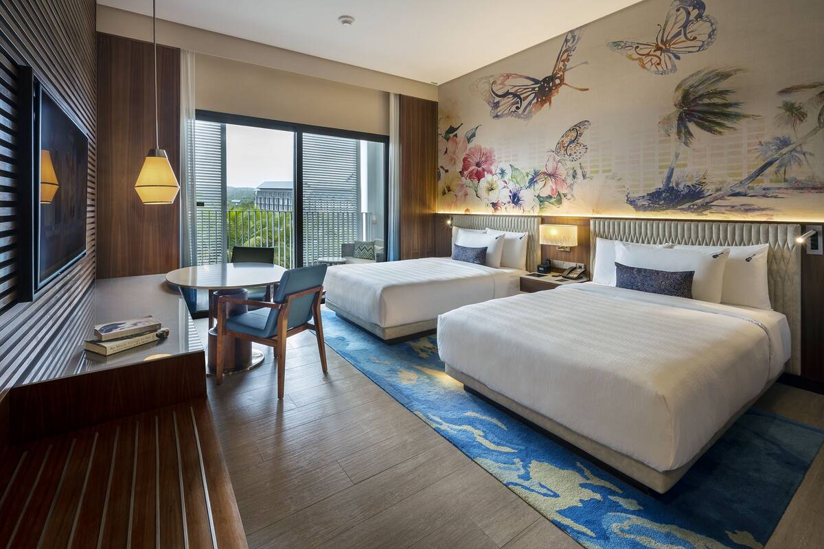 Deluxe Room, 2 Katil Kelamin (Double) | Peralatan tempat tidur premium, peti besi dalam bilik, meja 