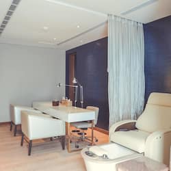 Couples treatment room(s), body treatments, hot stone massages