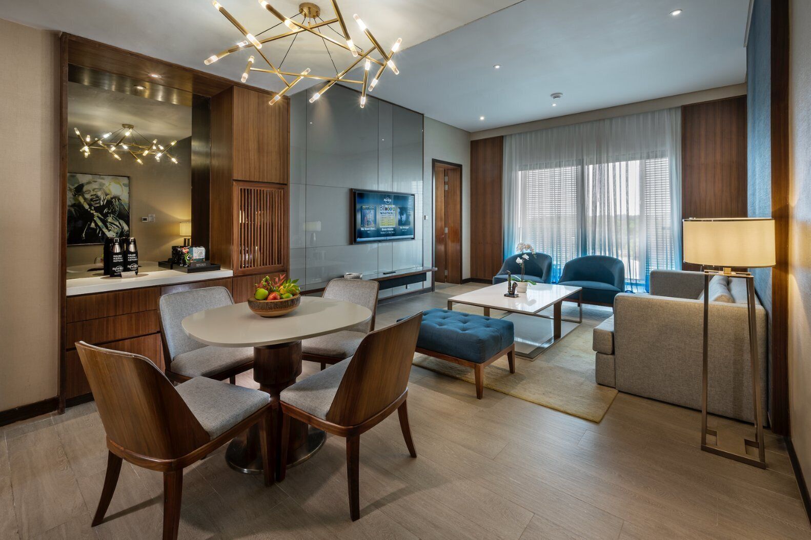 Luxe beddengoed, een kluis op de kamer, een bureau