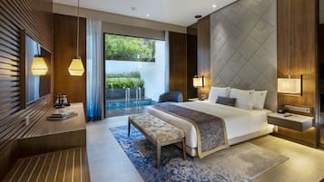 Studio Suite Gold | Premium bedding, in-room safe, desk, blackout drapes