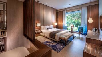 Premium bedding, in-room safe, desk, blackout curtains