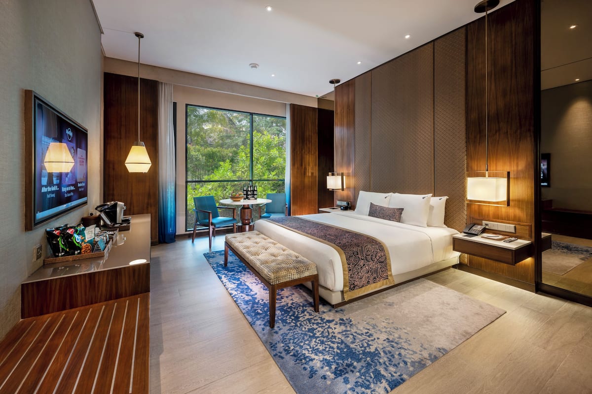 Studio Suite | Peralatan tempat tidur premium, peti besi dalam bilik, meja 