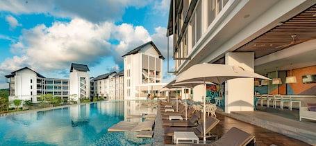 Outdoor pool, sun loungers, lifeguards on site