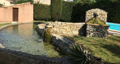 Trés grande villa idéalement située, piscine privée, billard, jacuzzi,clim,WIFI