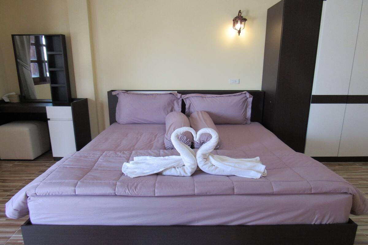 Rollaway beds, free WiFi