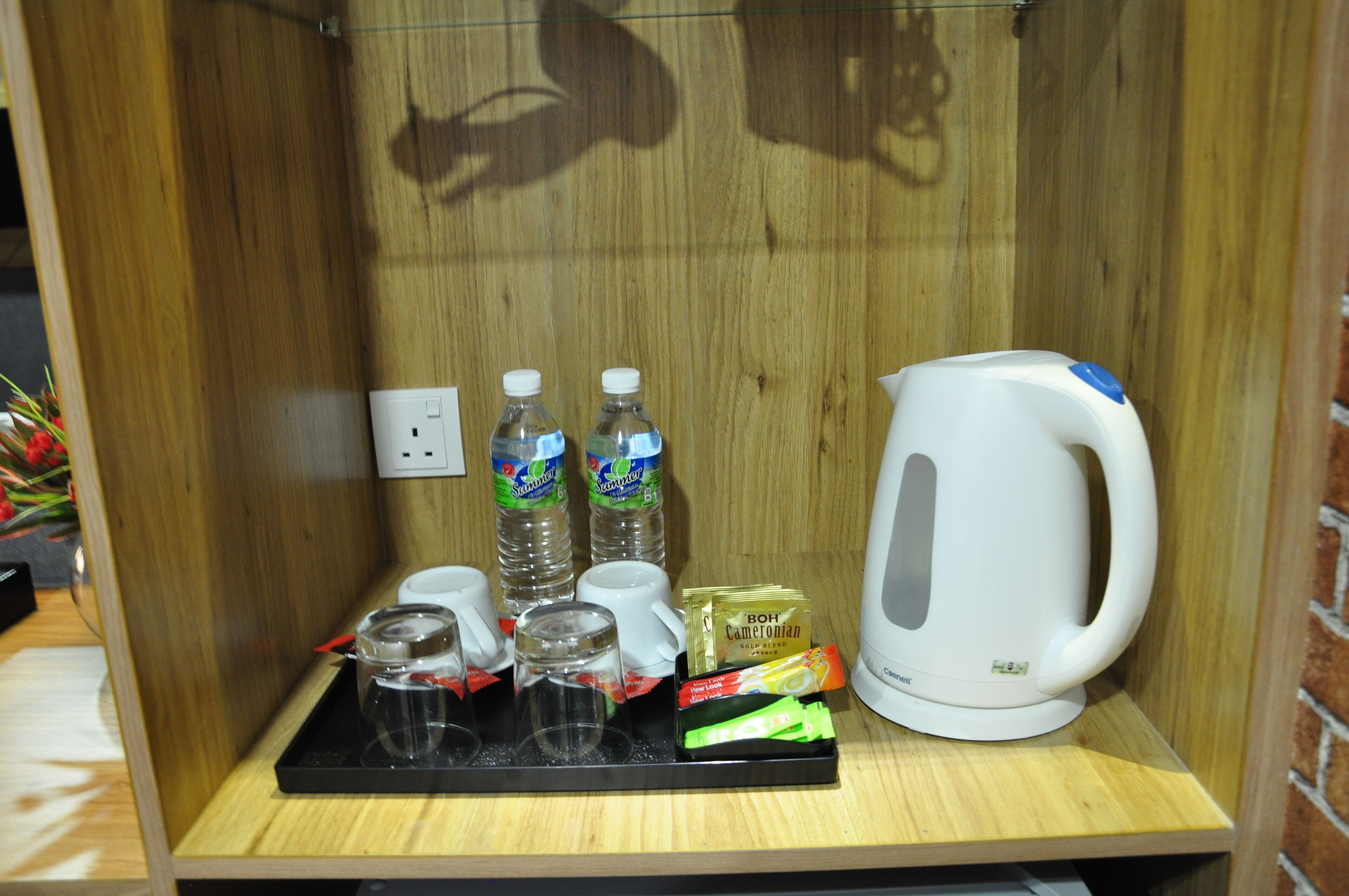 standard triple no window | room amenity