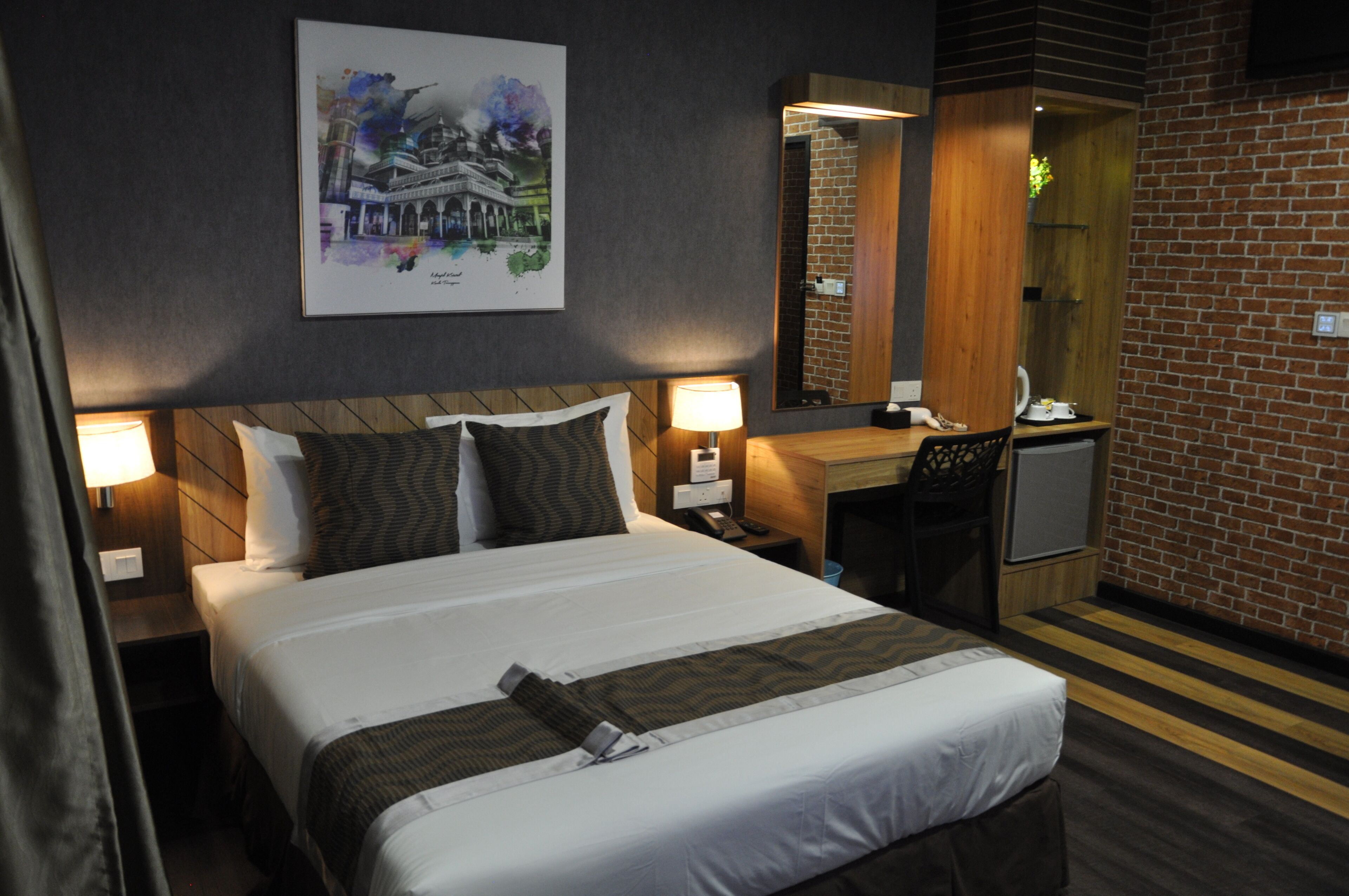 minibar, desk, iron/ironing board, free wifi