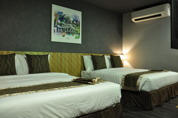 Standard Quad No Window | Minibar, desk, iron/ironing board, free WiFi