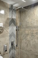 Shower, free toiletries, hair dryer, bidet