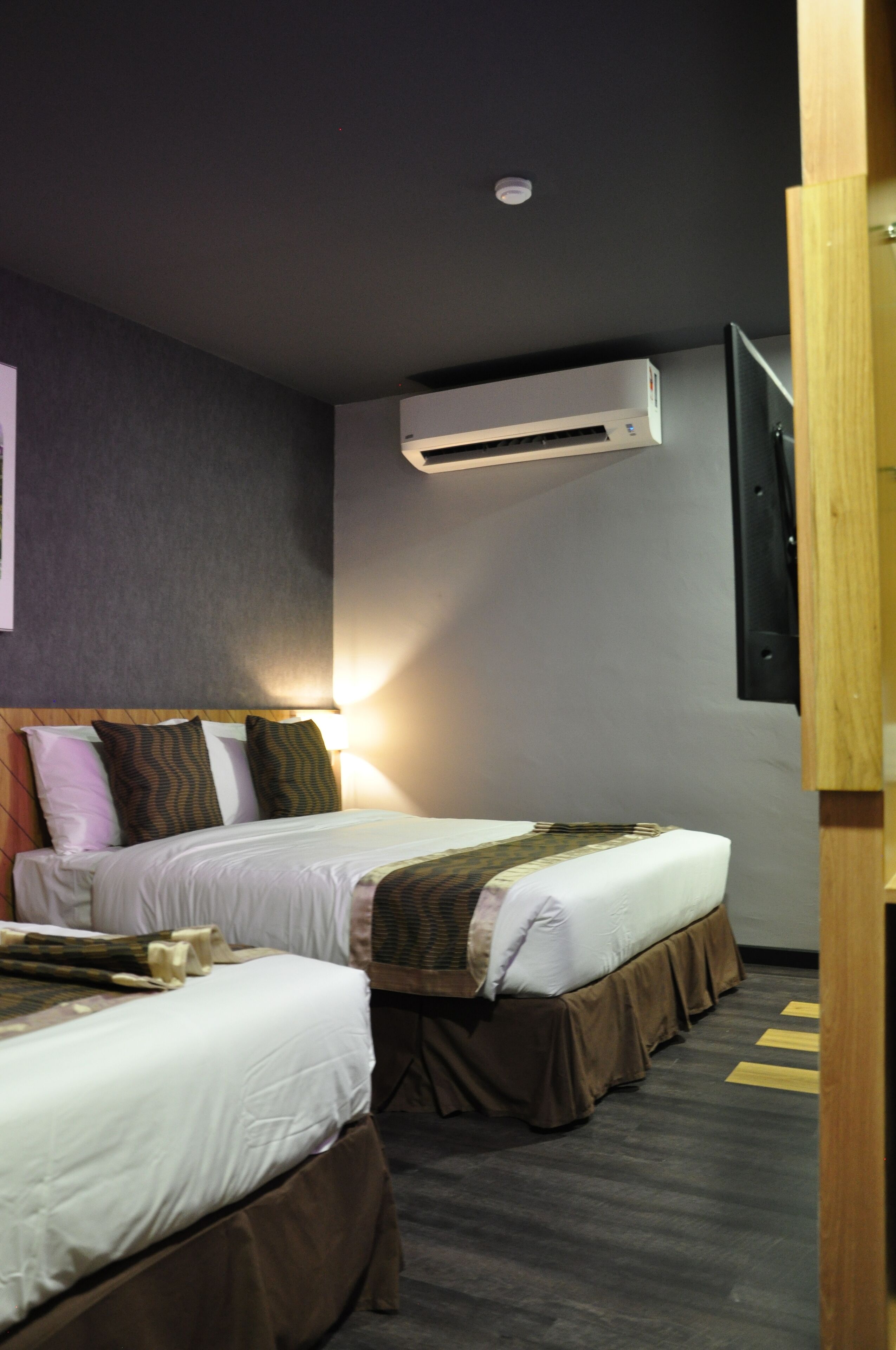 standard quad no window | minibar, desk, iron/ironing board, free wifi