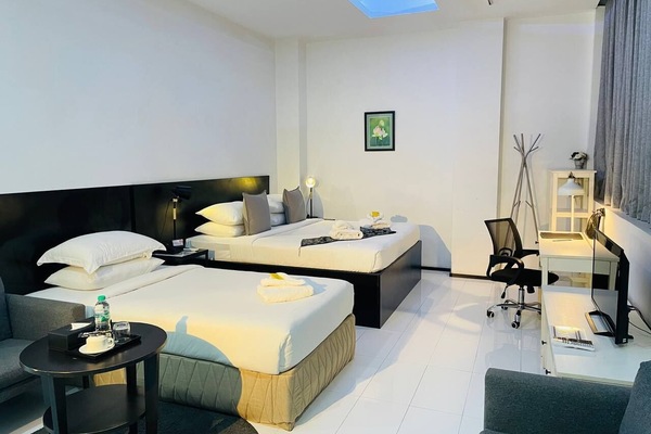 Quarto superluxo | Frigobar, cofres nos quartos, escrivaninha, quartos à prova de som