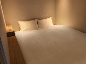 Free WiFi, bed sheets - ShikiShiki Shinra (Kyoto)