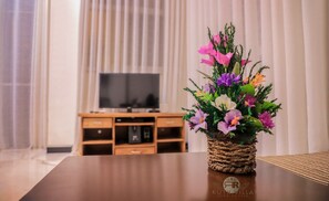 Deluxe Double Room, Garden View | Minibar, desk, soundproofing, free WiFi