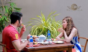 Daily continental breakfast for a fee - Ruth Villa (Negombo)