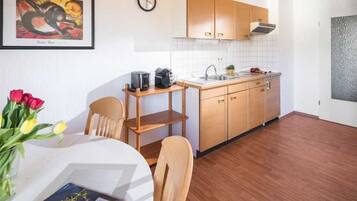 Kühlschrank, Ofen, Geschirrspüler, Toaster