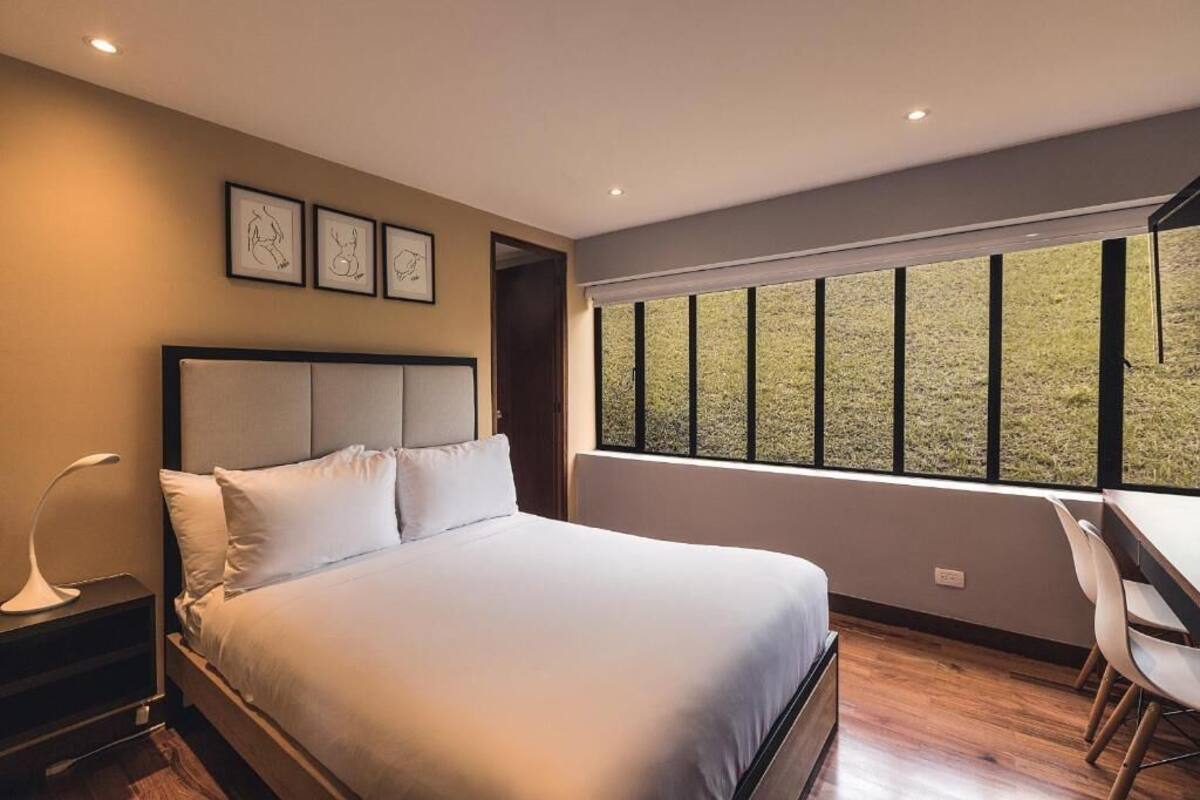 Appartement Deluxe, 3 chambres, non-fumeurs, vue lac | 1 chambre, Wi-Fi gratuit, draps fournis