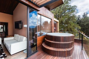 Premier Cabin, 2 Bedrooms, Jetted Tub | Jetted bathtub