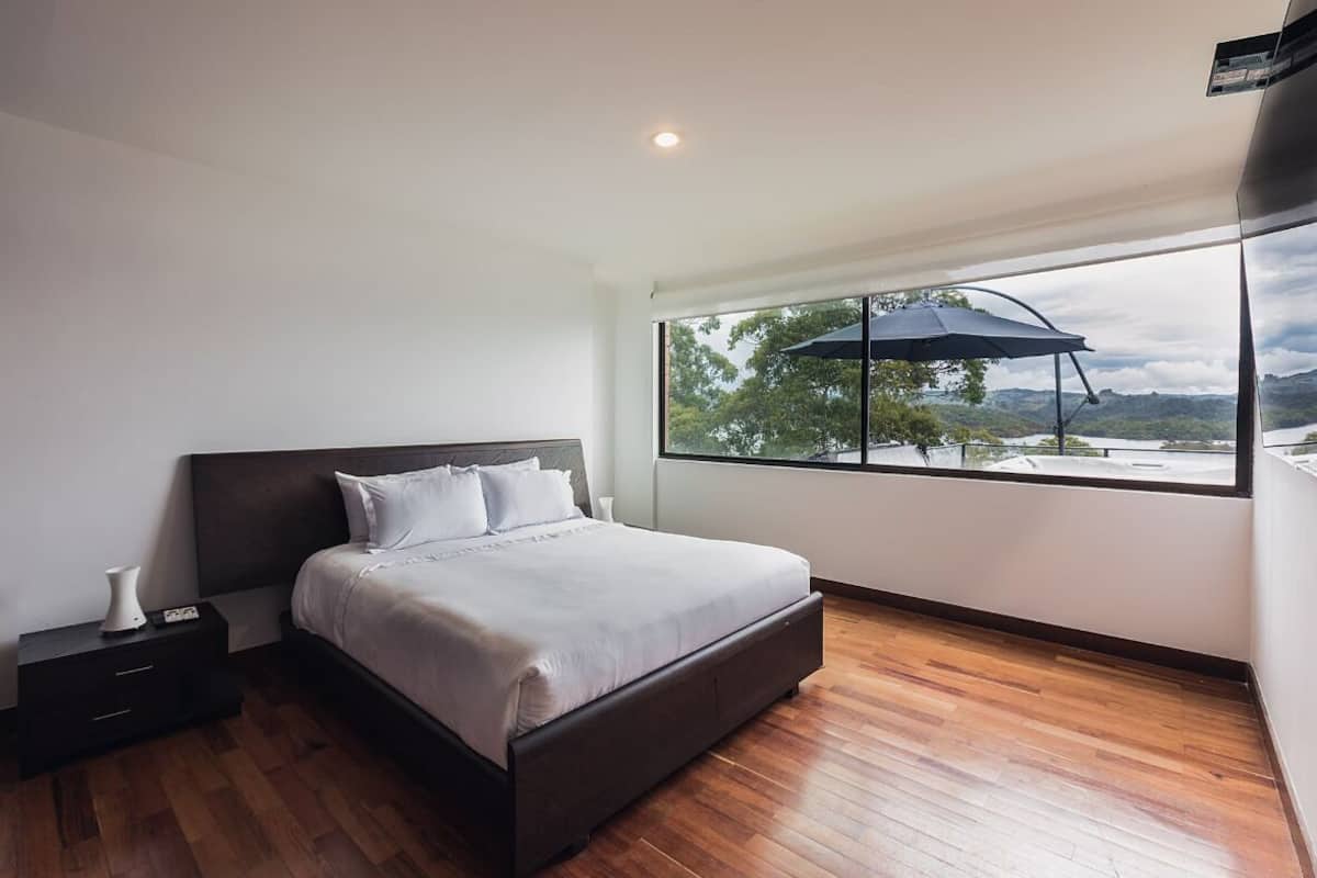 Appartement Exclusif | 1 chambre, Wi-Fi gratuit, draps fournis