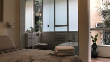 Deluxe Apartment, 3 Bedrooms | Living area