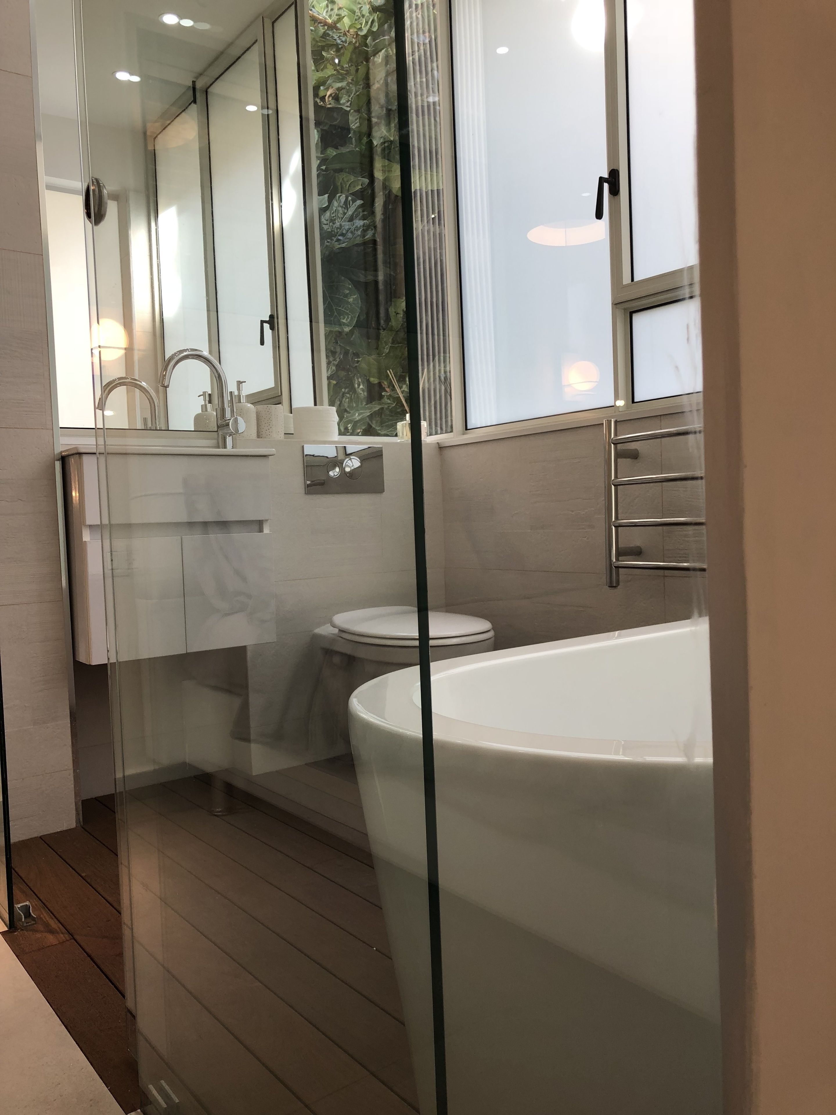 Deluxe Apartment, 3 Bedrooms | Bathroom | Separate tub and shower, deep soaking tub, rainfall showerhead