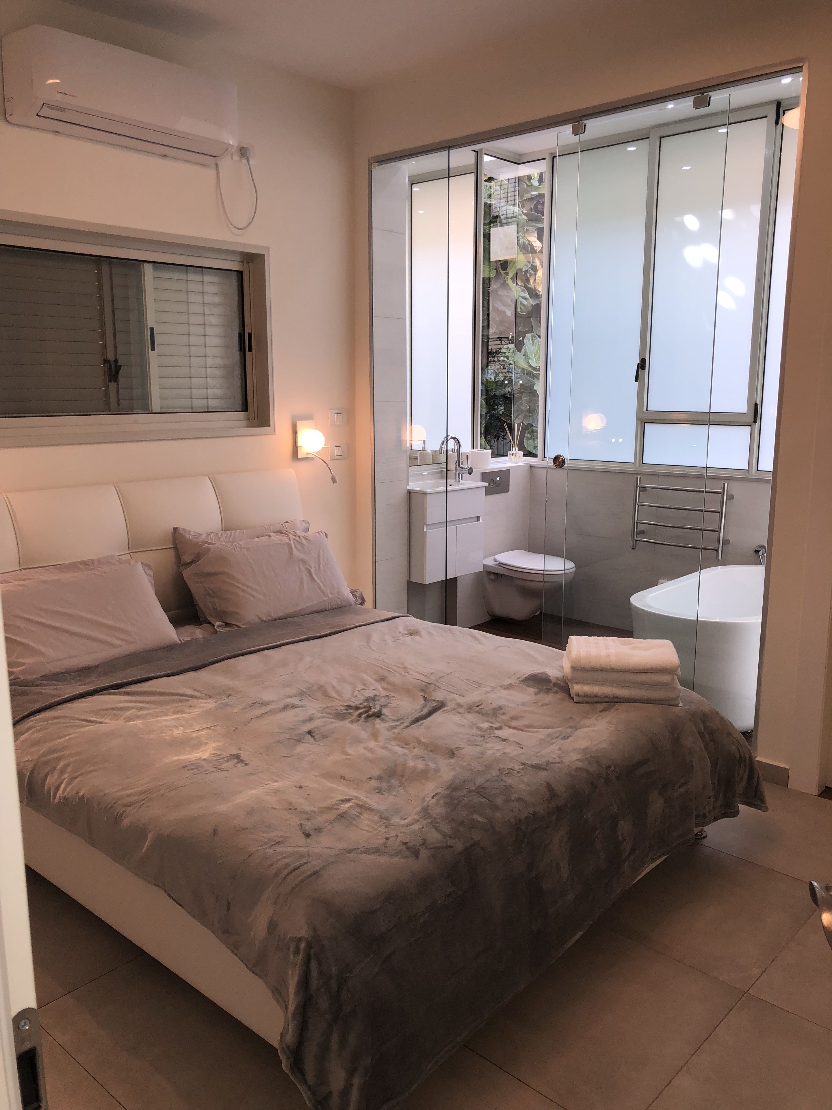 Deluxe Apartment, 3 Bedrooms | 3 bedrooms, premium bedding, desk, iron/ironing board