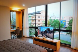 Caja de seguridad en la habitación, escritorio y cortinas blackout 