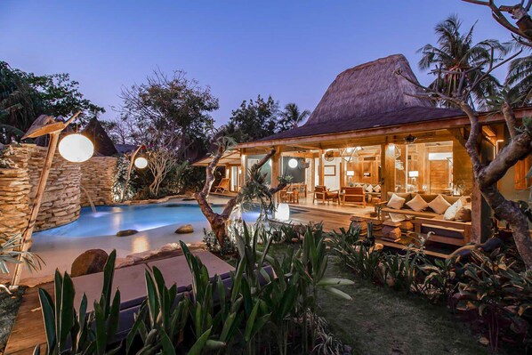 3 Bedroom Villa with Private Pool (Oscar) | Garden view