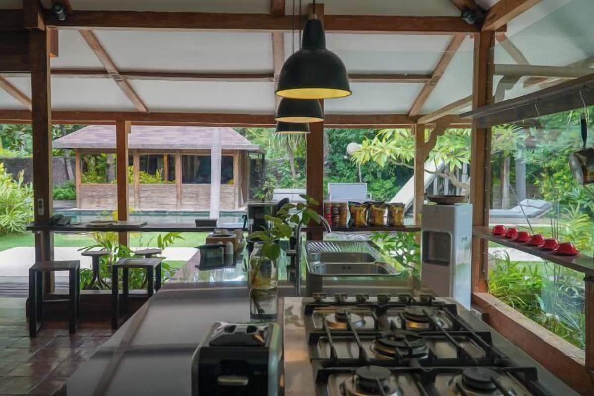 Private kitchen | Fridge, espresso maker, coffee/tea maker, electric kettle